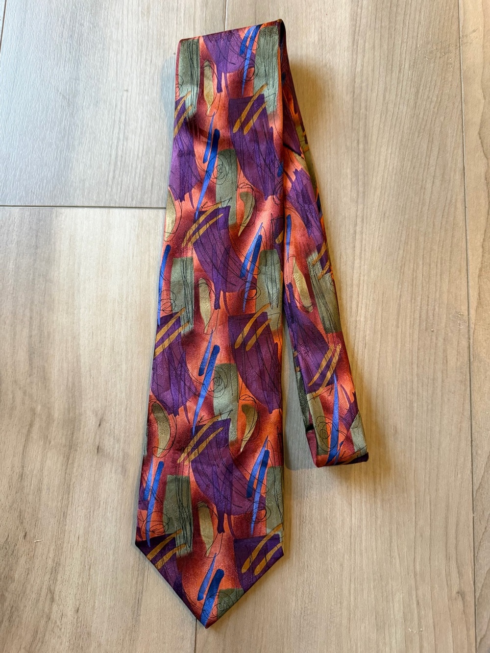 Silk-Feeling Abstract Pattern Men’s Tie in Purple and Orange